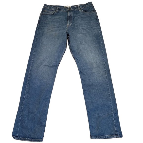 Wrangler Other - WRANGLER Relaxed Fit Jeans.  38/32.